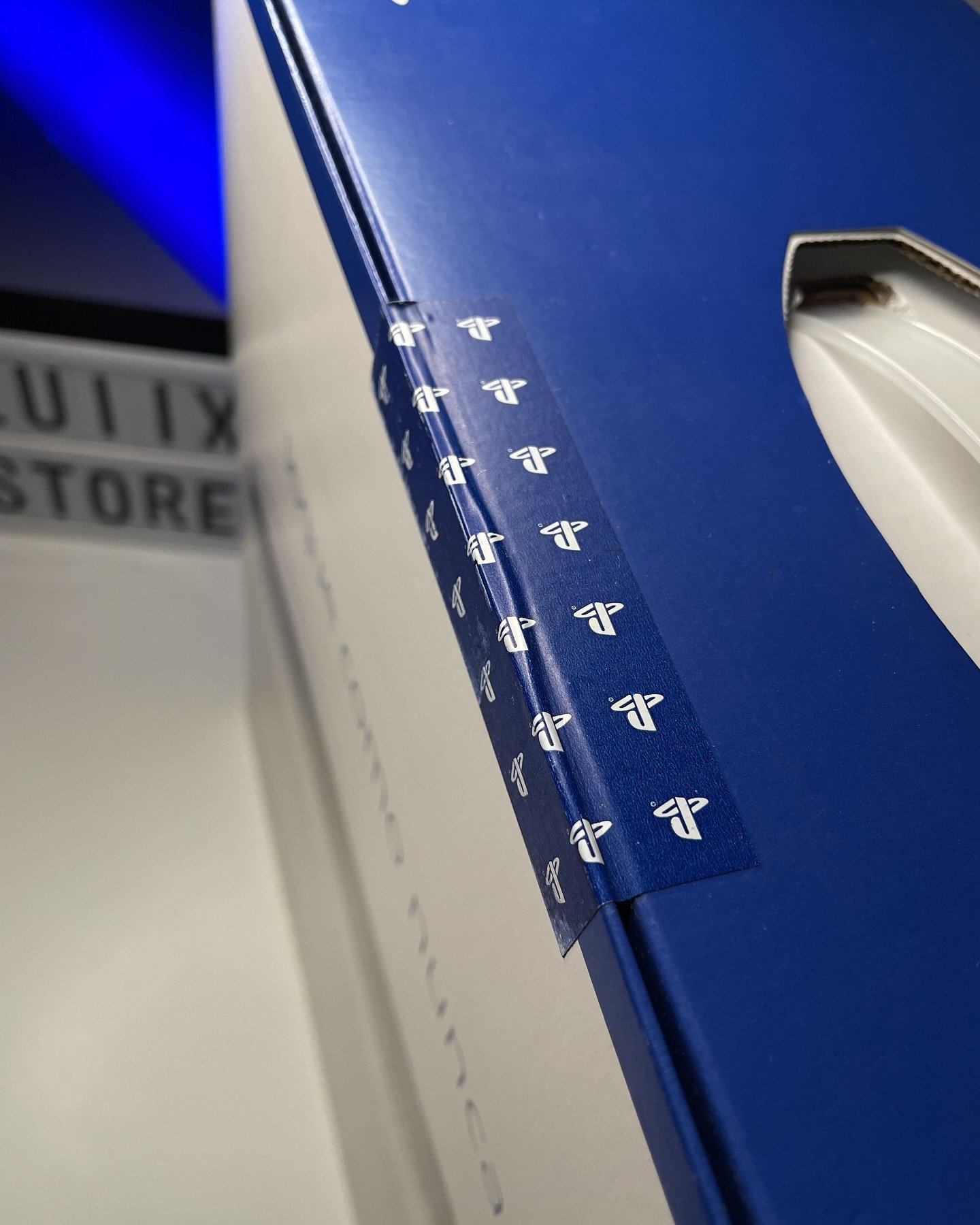 Lacre original da Sony na caixa do PlayStation 5